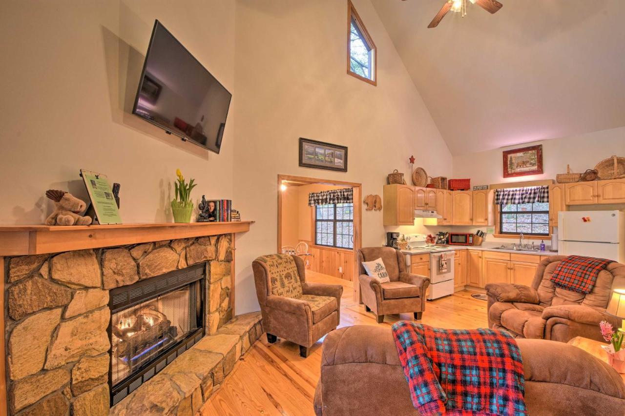 Modern Cabin With Deck In The Blue Ridge Mountains! Blairsville Exterior photo